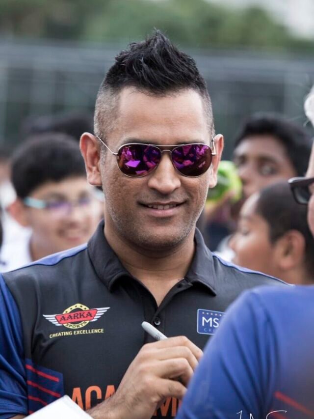 Daily Earnings Of MS Dhoni